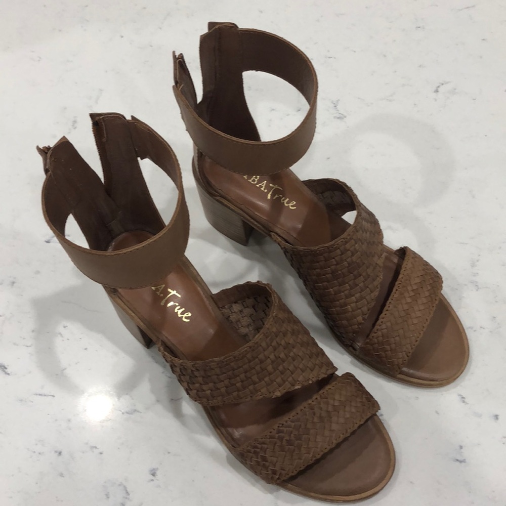 Diba True Shoes size 8. Never been worn. Too big.